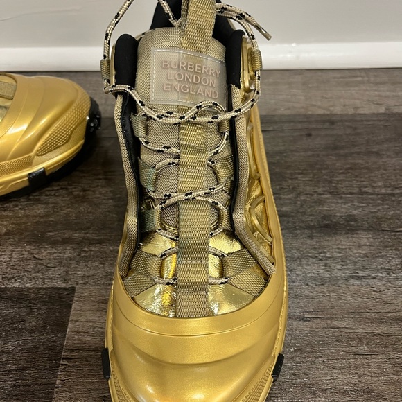 Burberry calf sneakers lace up